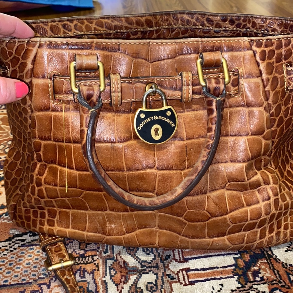 Dooney & Bourke Satchel 👜